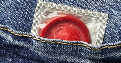 Fafanje brez kondoma za doplačilo Spolna masaža 